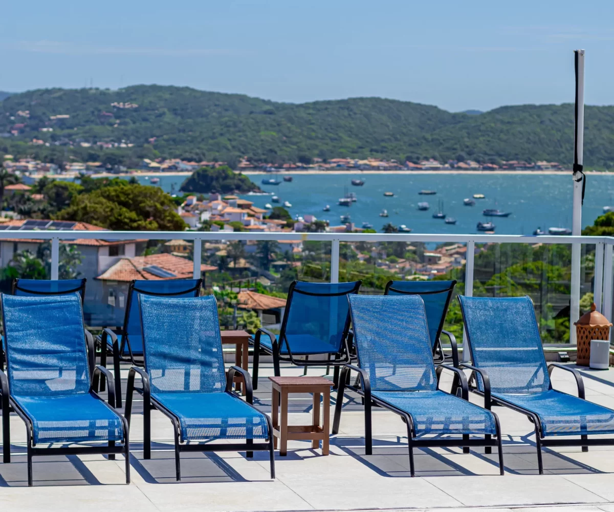 Foto externa vista para o mar